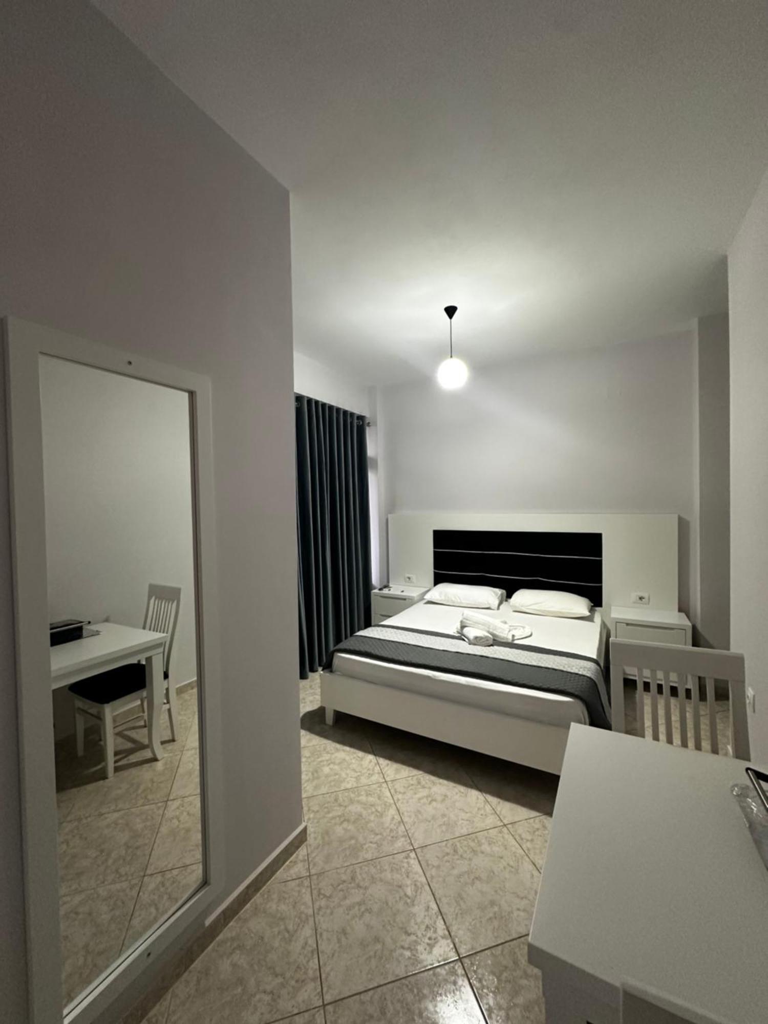 Ylli'S Apartments Sarandë 외부 사진
